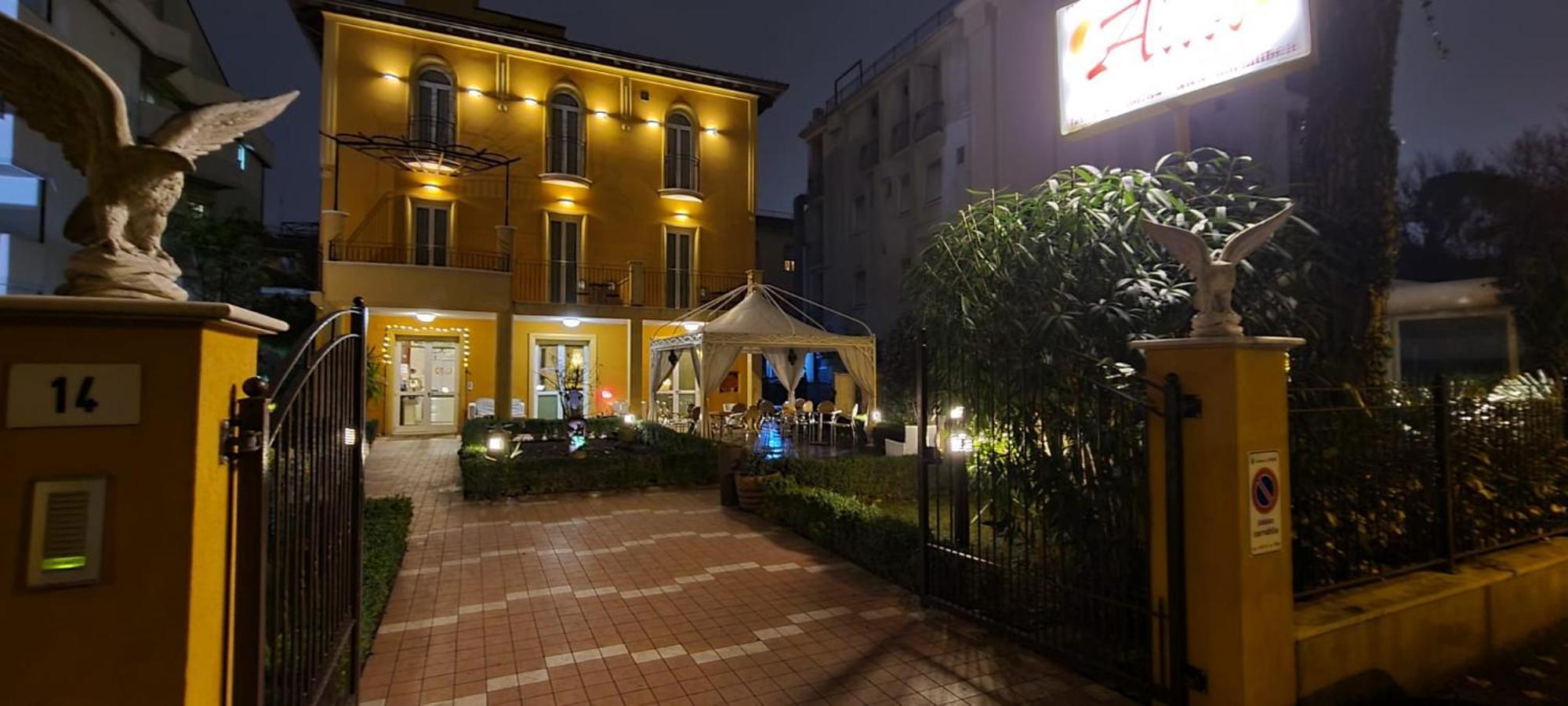 Hotel Alibi Rimini Ngoại thất bức ảnh