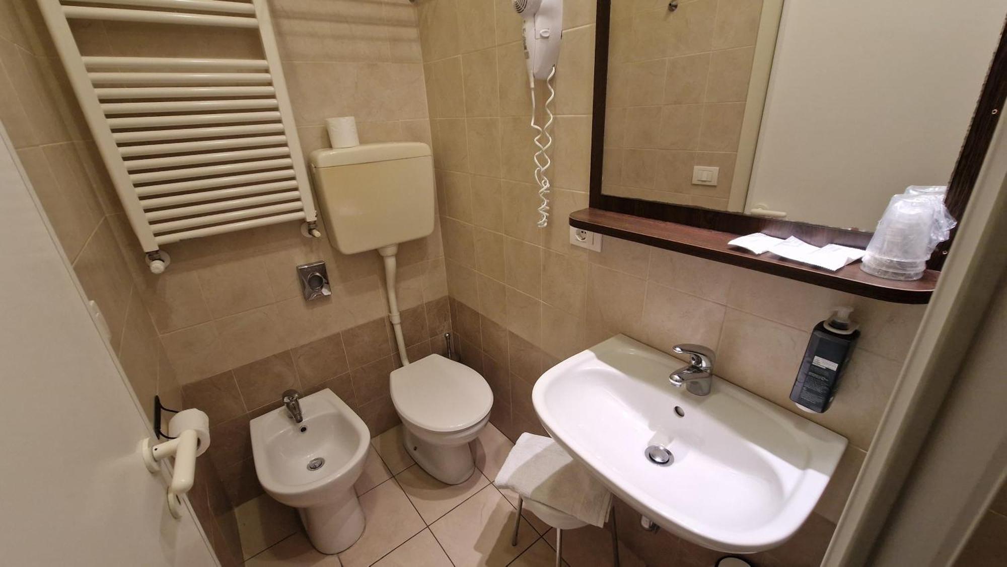 Hotel Alibi Rimini Ngoại thất bức ảnh